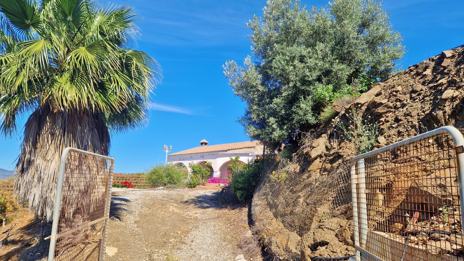 4 chambre Finca/Maison de Campagne à vendre à Velez-Malaga avec piscine - 310 000 € (Ref: 9013188)