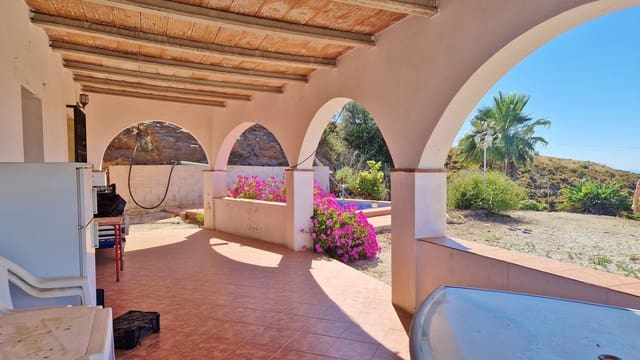 4 chambre Finca/Maison de Campagne à vendre à Vélez-Málaga avec piscine - 310 000 € (Ref: 9013188)