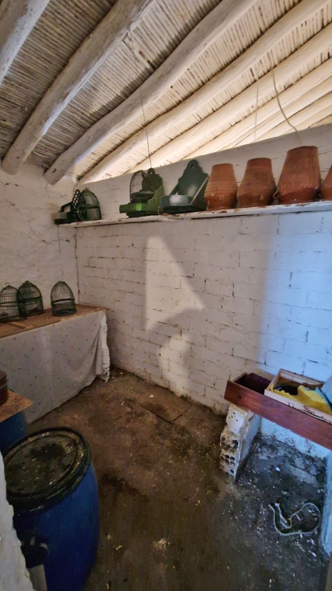 2 soveværelse Finca/Landehus til salg i Velez-Malaga med swimmingpool - € 149.000 (Ref: 9037886)