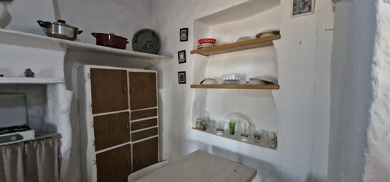 2 soveværelse Finca/Landehus til salg i Velez-Malaga med swimmingpool - € 149.000 (Ref: 9037886)