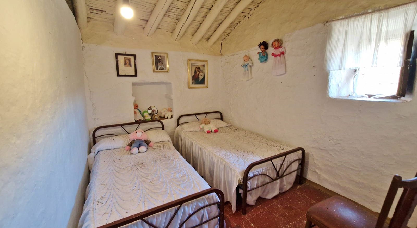 2 soveværelse Finca/Landehus til salg i Velez-Malaga med swimmingpool - € 149.000 (Ref: 9037886)