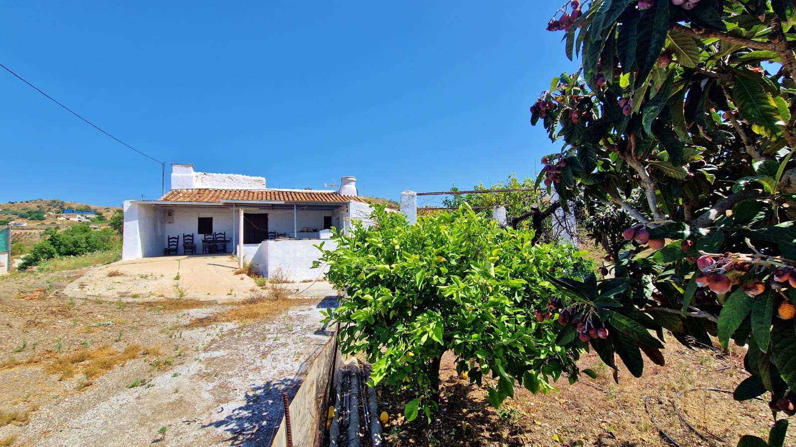 2 soveværelse Finca/Landehus til salg i Velez-Malaga med swimmingpool - € 149.000 (Ref: 9037886)