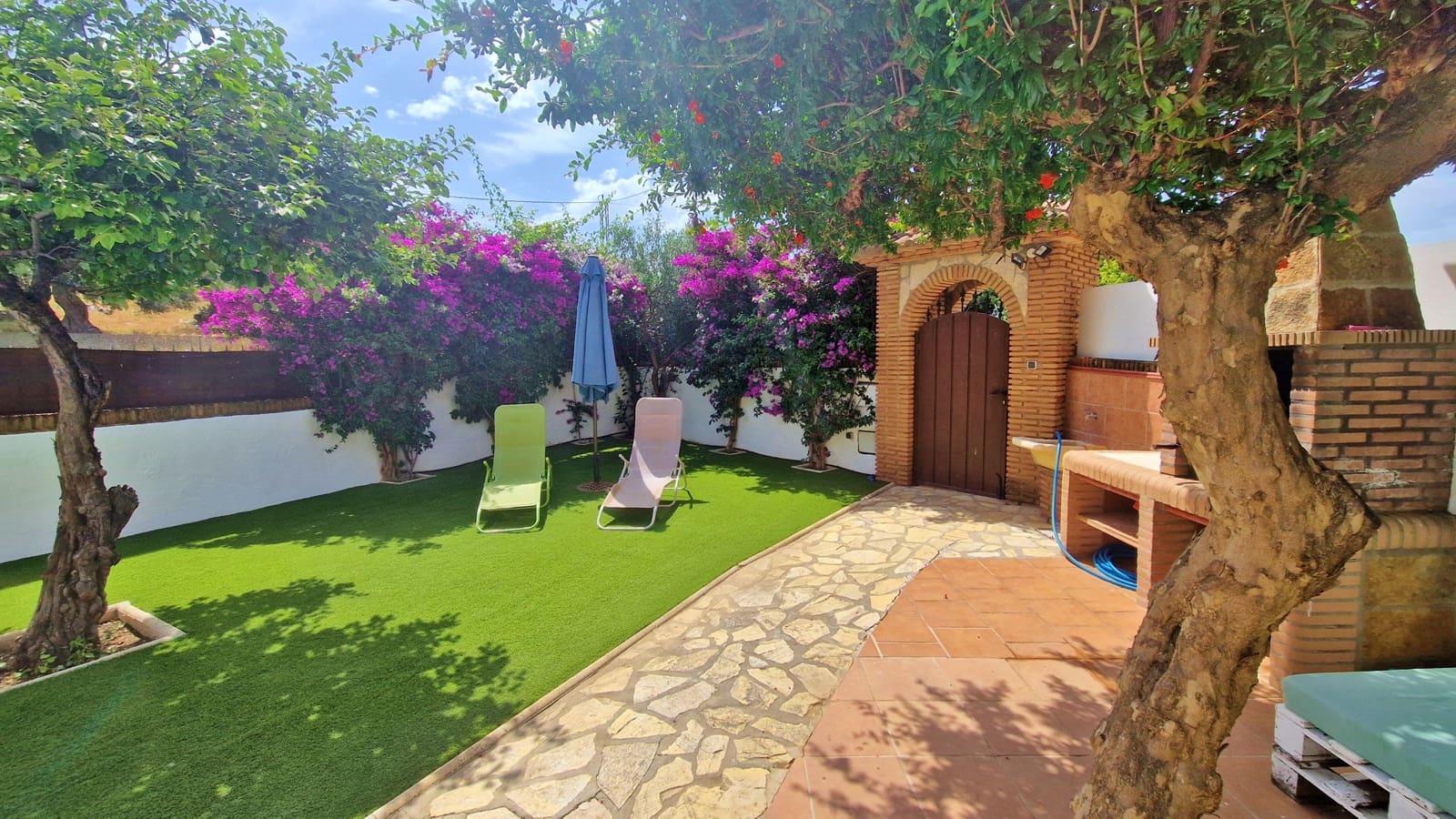 2 soveværelse Finca/Landehus til salg i Periana med swimmingpool - € 275.000 (Ref: 9075578)