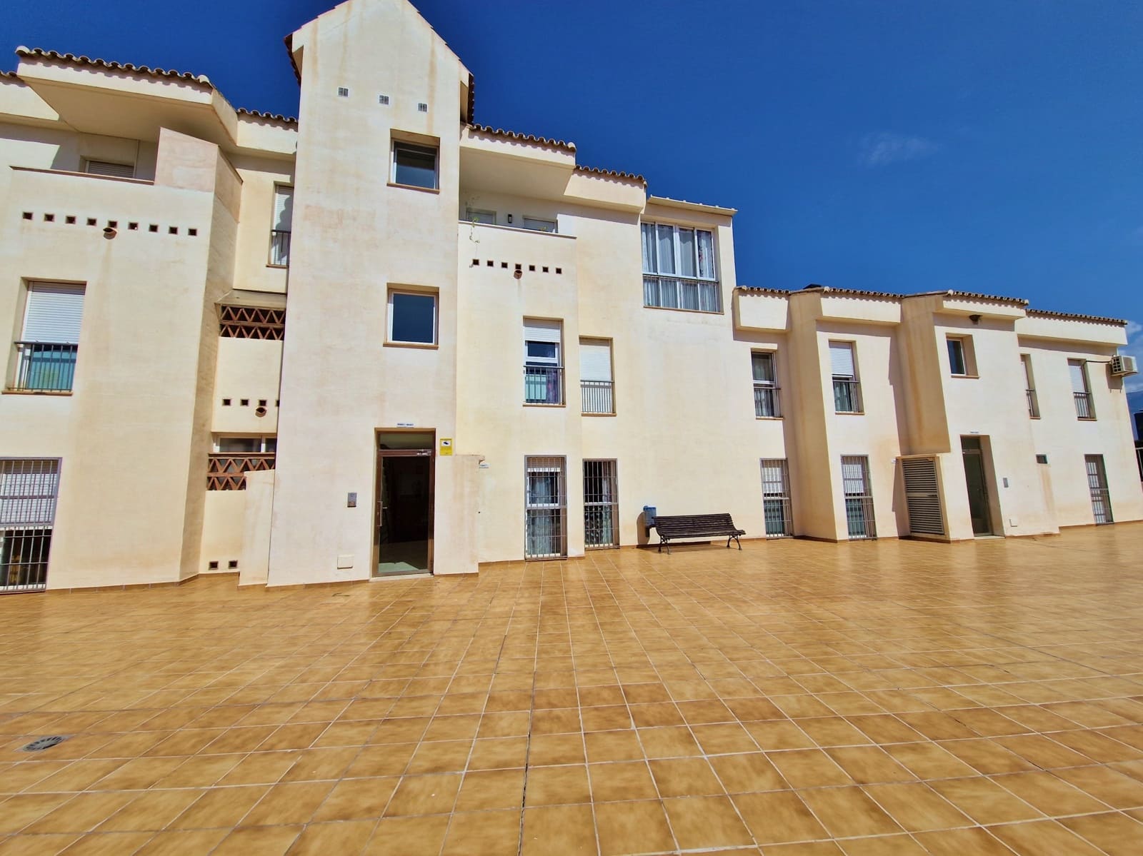 3 soveværelse Lejlighed til leje i Caleta de Velez med swimmingpool garage - € 2.500 (Ref: 9107983)