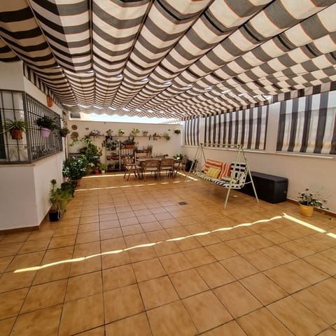 3 soverom Leilighet til leie i Caleta de Vélez, Vélez-Málaga med svømmebasseng garasje - € 2 500 (Ref: 9107983)