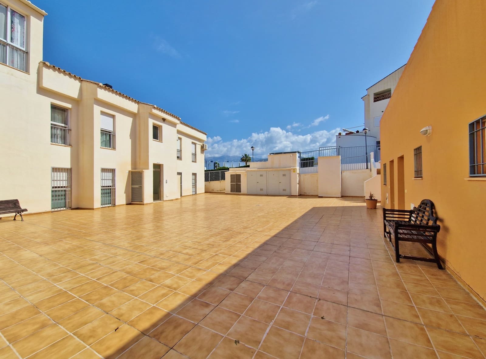 3 soveværelse Lejlighed til leje i Caleta de Velez med swimmingpool garage - € 2.500 (Ref: 9107983)