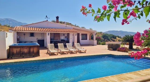 4 bedroom Finca/Country House for sale in Vélez-Málaga with pool - € 359,000 (Ref: 9111495)