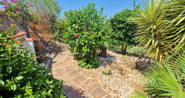 4 bedroom Finca/Country House for sale in Vélez-Málaga with pool - € 359,000 (Ref: 9111495)