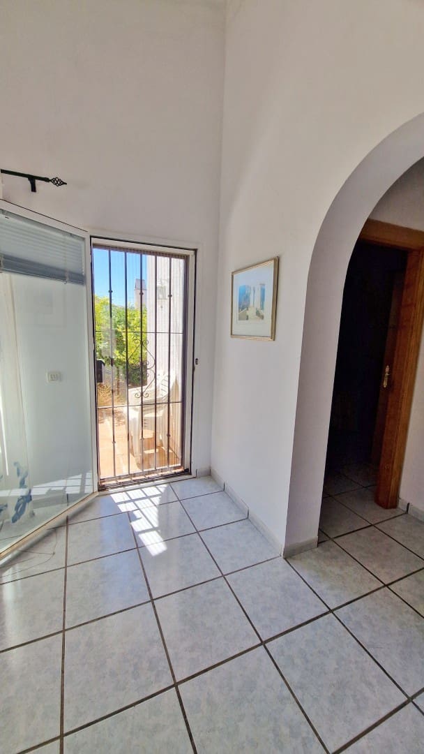 3 soveværelse Finca/Landehus til salg i Vinuela med swimmingpool - € 279.000 (Ref: 9229060)