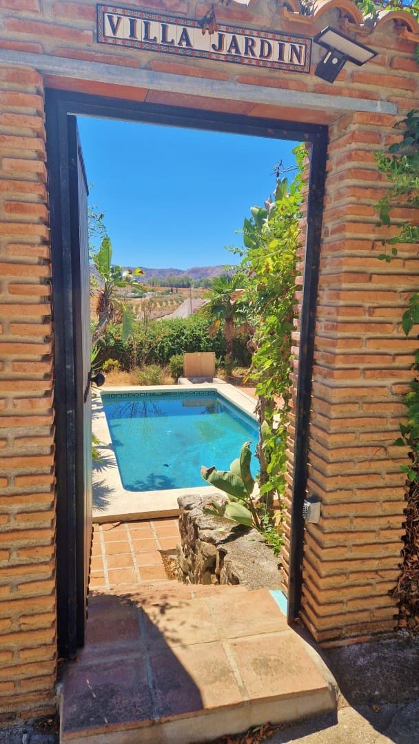 3 soveværelse Finca/Landehus til salg i Vinuela med swimmingpool - € 279.000 (Ref: 9229060)