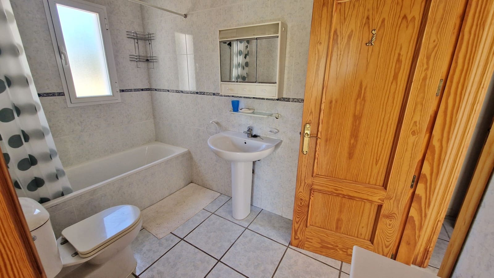 3 soveværelse Finca/Landehus til salg i Vinuela med swimmingpool - € 279.000 (Ref: 9229060)