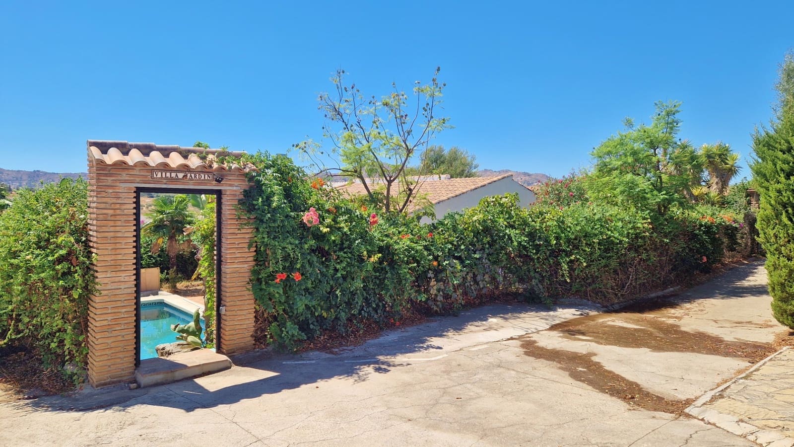 3 soveværelse Finca/Landehus til salg i Vinuela med swimmingpool - € 279.000 (Ref: 9229060)