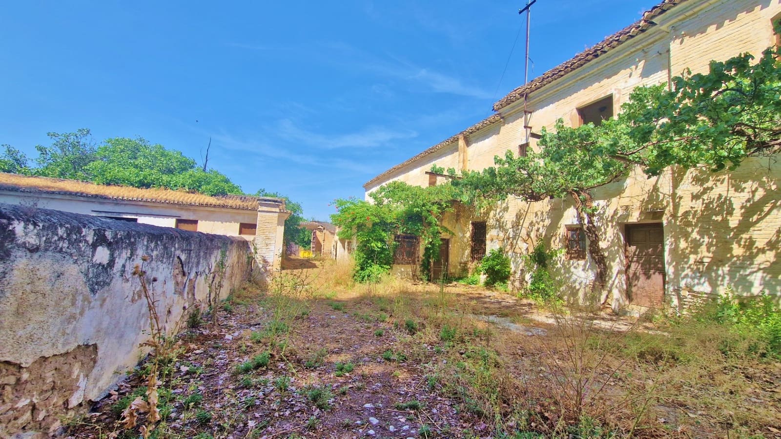 8 quarto Quinta/Casa Rural para venda em Pinos Puente - 210 000 € (Ref: 9264976)