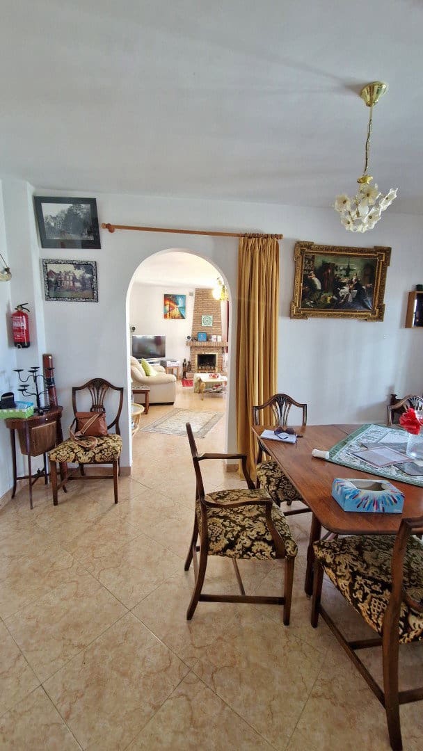 4 sypialnia Finka/Dom wiejski na sprzedaż w Canillas de Aceituno z basenem garażem - 345 000 € (Ref: 9265125)