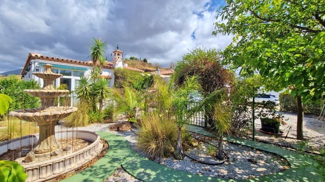 4 soveværelse Finca/Landehus til salg i Canillas de Aceituno med swimmingpool garage - € 345.000 (Ref: 9265125)