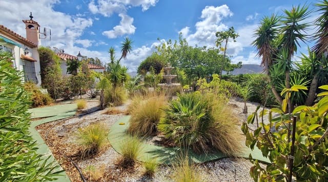 4 soveværelse Finca/Landehus til salg i Canillas de Aceituno med swimmingpool garage - € 345.000 (Ref: 9265125)