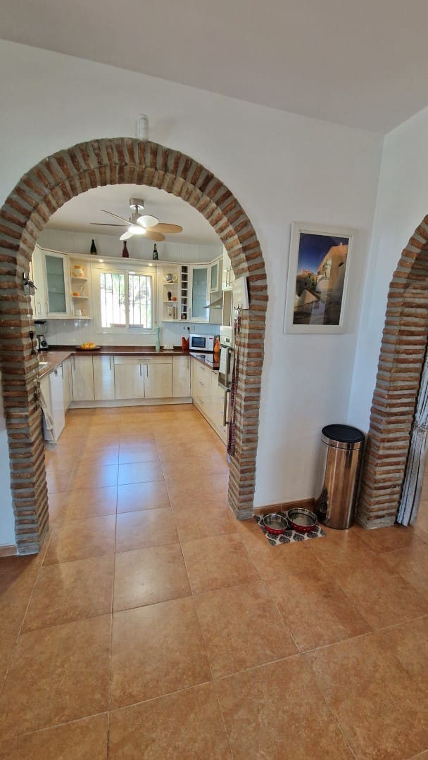 3 soverom Finca/Herregård til salgs i Alcaucin med svømmebasseng garasje - € 374 950 (Ref: 9309228)