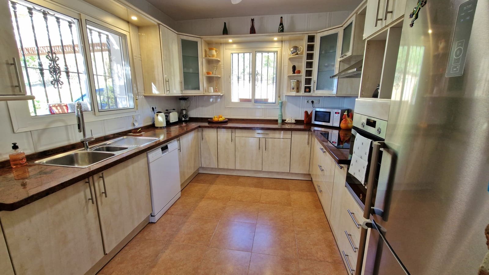 3 soverom Finca/Herregård til salgs i Alcaucin med svømmebasseng garasje - € 374 950 (Ref: 9309228)