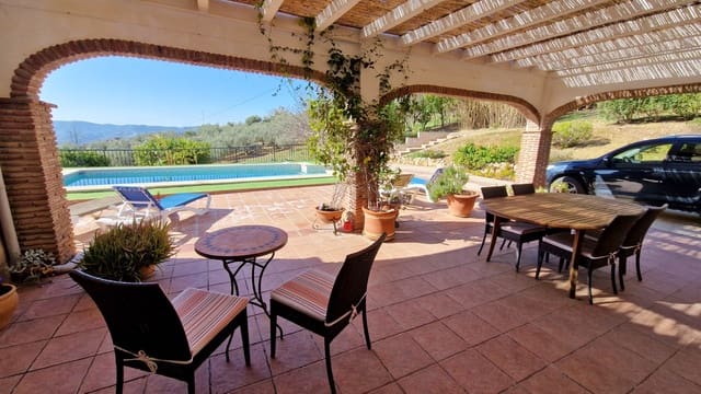 3 sovrum Finca/Hus på landet till salu i Alcaucín med pool garage - 374 950 € (Ref: 9309228)