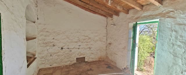 Finca/Landehus til salg i Comares - € 25.000 (Ref: 9386650)