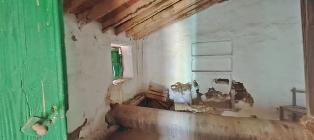 Finca/Landehus til salg i Comares - € 25.000 (Ref: 9386650)