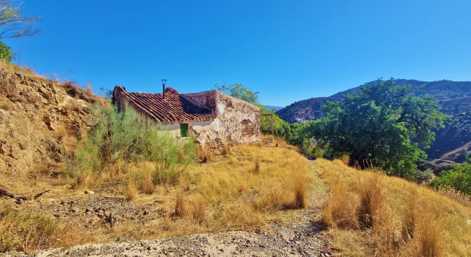 Finca/Landehus til salg i Comares - € 25.000 (Ref: 9386650)