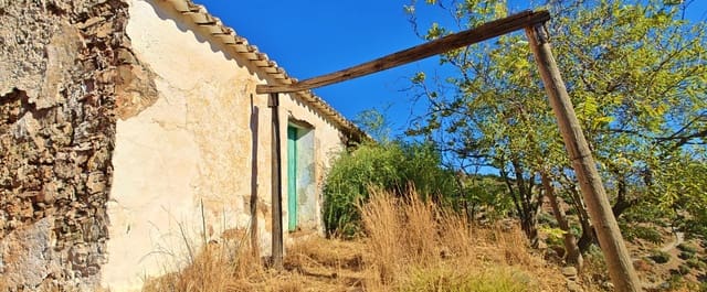 Finca/Landehus til salg i Comares - € 25.000 (Ref: 9386650)