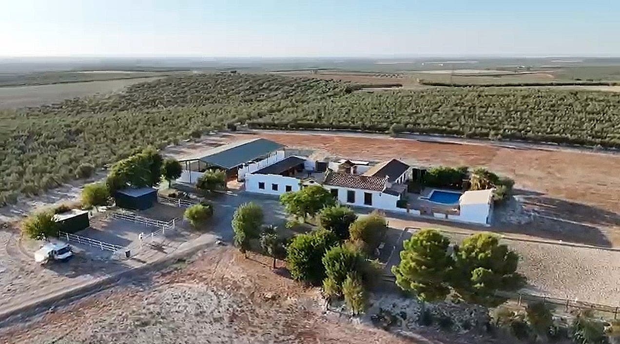 4 soverom Finca/Herregård til salgs i Moron de la Frontera med svømmebasseng garasje - € 795 000 (Ref: 9450036)