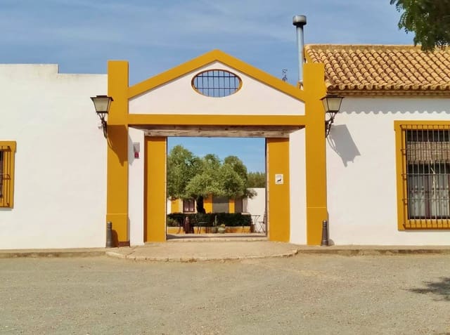 Finca/Casa Rural de 4 habitaciones en Morón de la Frontera en venta con piscina garaje - 699.000 € (Ref: 9450036)