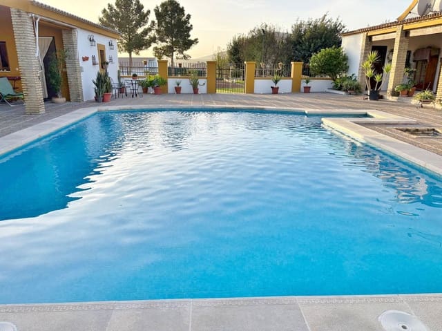 Finca/Casa Rural de 4 habitaciones en Morón de la Frontera en venta con piscina garaje - 699.000 € (Ref: 9450036)