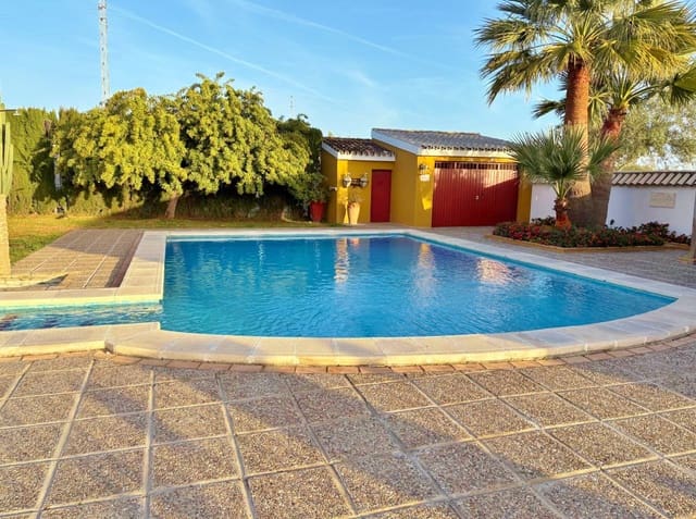 Finca/Casa Rural de 4 habitaciones en Morón de la Frontera en venta con piscina garaje - 699.000 € (Ref: 9450036)