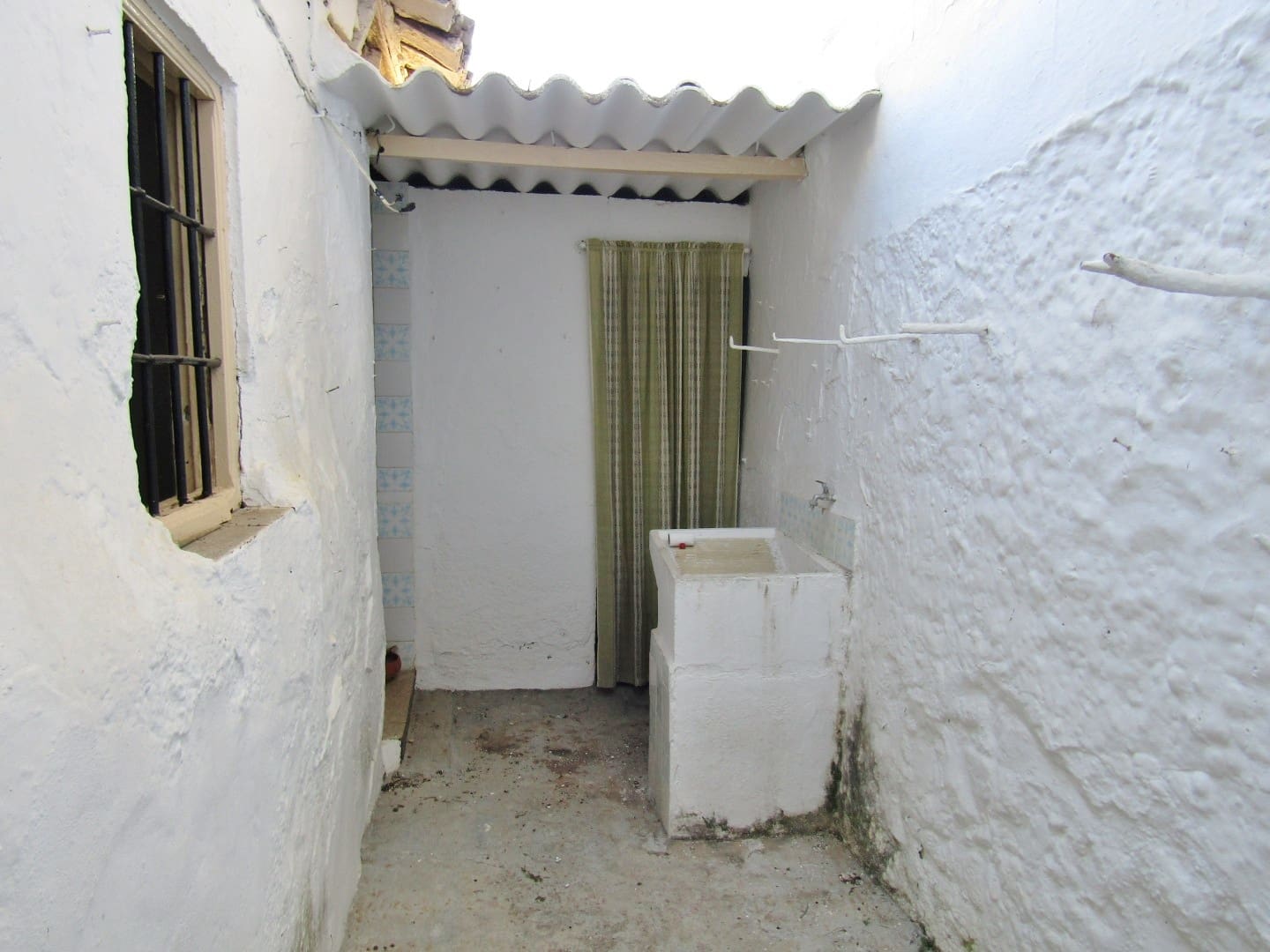 2 makuuhuone Omakotitalo myytävänä paikassa Benamargosa - 28 000 € (Ref: 9492717)