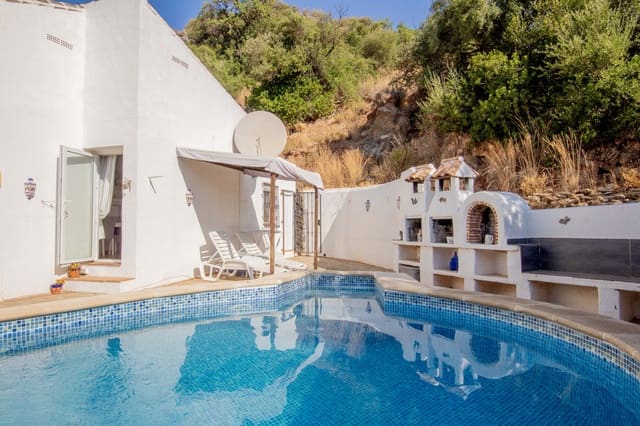 4 soveværelse Finca/Landehus til salg i Comares med swimmingpool - € 349.000 (Ref: 9549993)