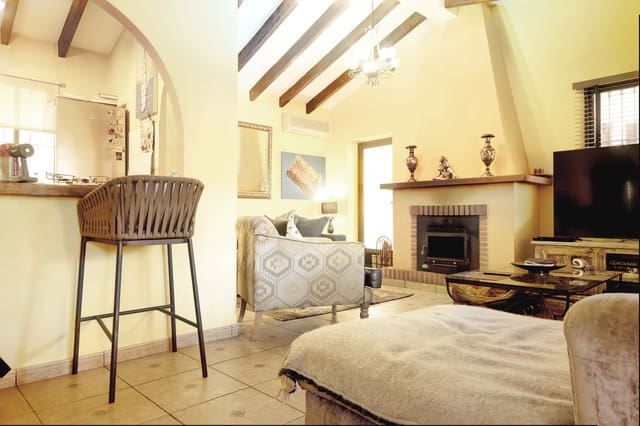 4 soveværelse Lejlighed til salg i Canillas de Albaida med swimmingpool garage - € 359.000 (Ref: 9552672)