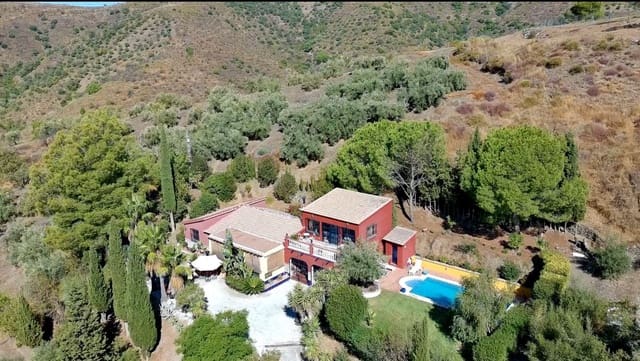 4 Zimmer Apartment zu verkaufen in Canillas de Albaida mit Pool Garage - 359.000 € (Ref: 9552672)