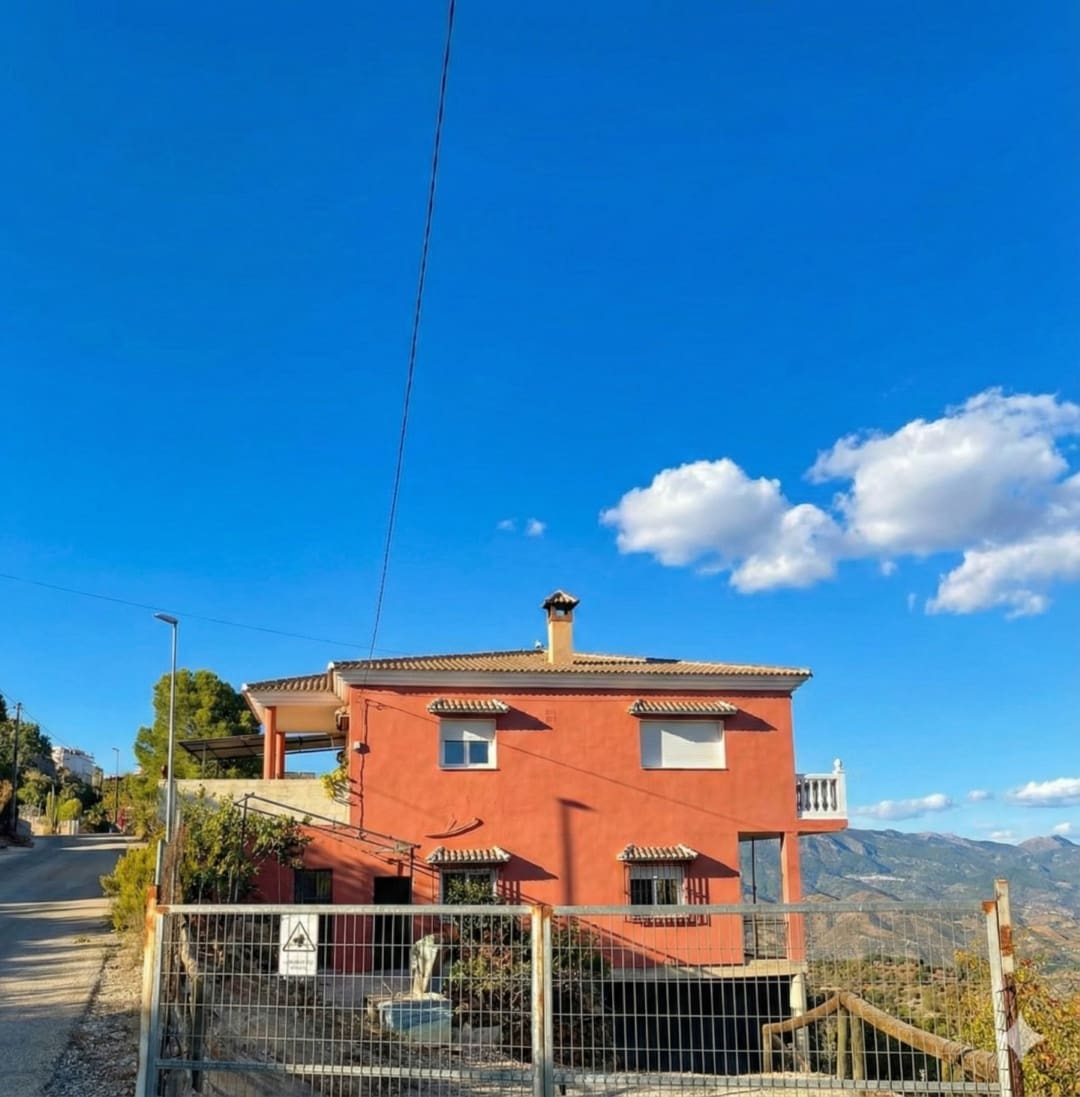 2 soverom Hus til salgs i Comares med garasje - € 335 000 (Ref: 9571992)