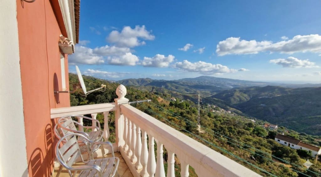 2 soverom Hus til salgs i Comares med garasje - € 335 000 (Ref: 9571992)