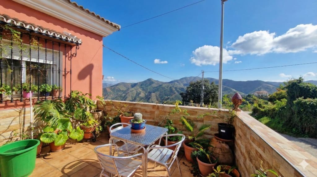 2 soverom Hus til salgs i Comares med garasje - € 335 000 (Ref: 9571992)