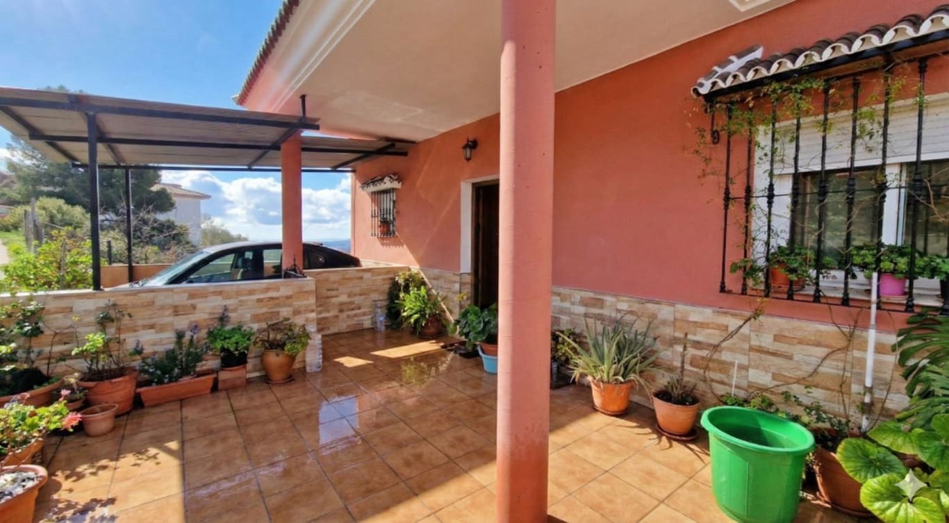2 soverom Hus til salgs i Comares med garasje - € 335 000 (Ref: 9571992)