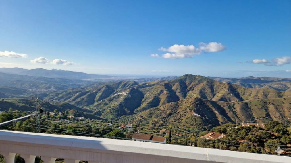 2 soverom Hus til salgs i Comares med garasje - € 335 000 (Ref: 9571992)