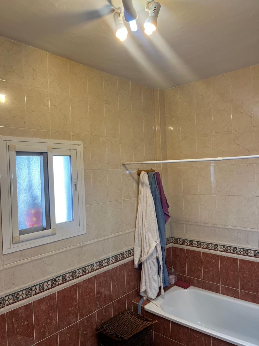 2 soverom Hus til salgs i Comares med garasje - € 335 000 (Ref: 9571992)
