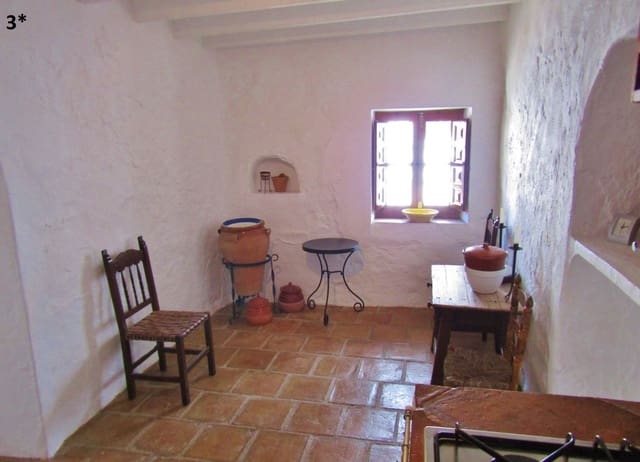 2 soverom Hus til salgs i Comares - € 79 000 (Ref: 9594462)