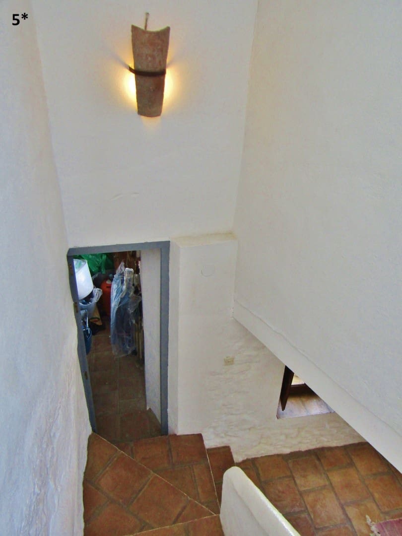 2 soverom Hus til salgs i Comares - € 79 000 (Ref: 9594462)