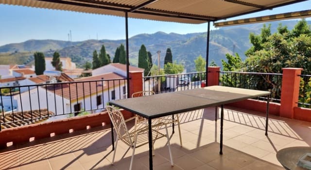 Casa de 3 habitaciones en Almáchar en venta con garaje - 179.000 € (Ref: 9622762)