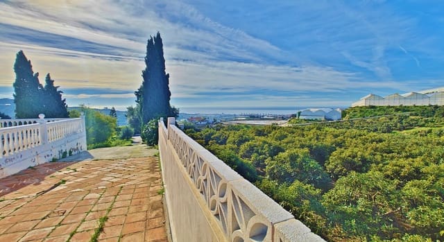 5 makuuhuone Maalaistalo myytävänä paikassa Algarrobo mukana uima-altaan 
autotalli - 550 000 € (Ref: 9623258)