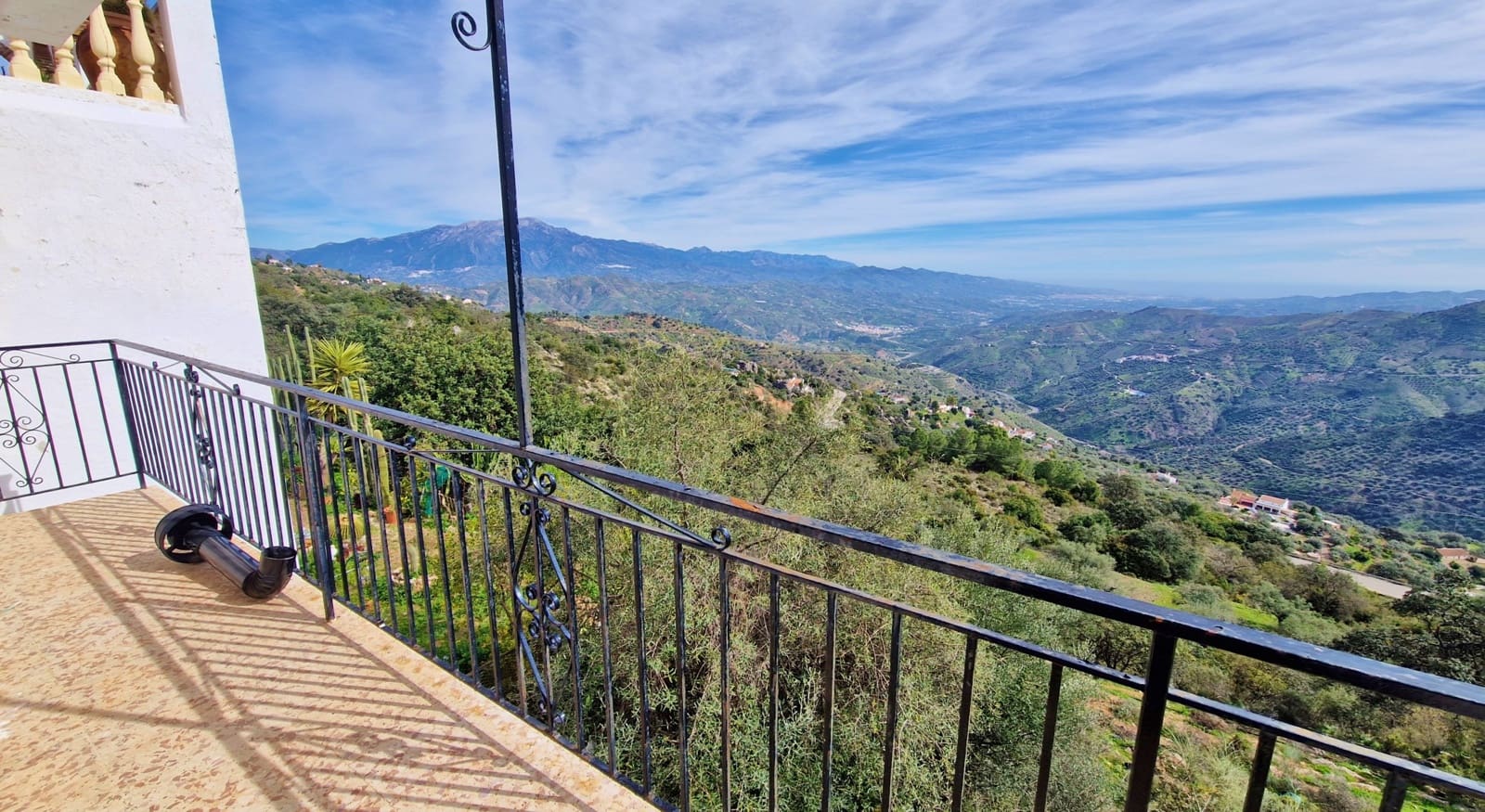 4 sypialnia Finka/Dom wiejski na sprzedaż w Comares z garażem - 549 000 € (Ref: 9624288)