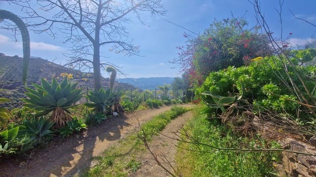 2 soveværelse Finca/Landehus til salg i Vélez-Málaga med garage - € 59.000 (Ref: 9643551)