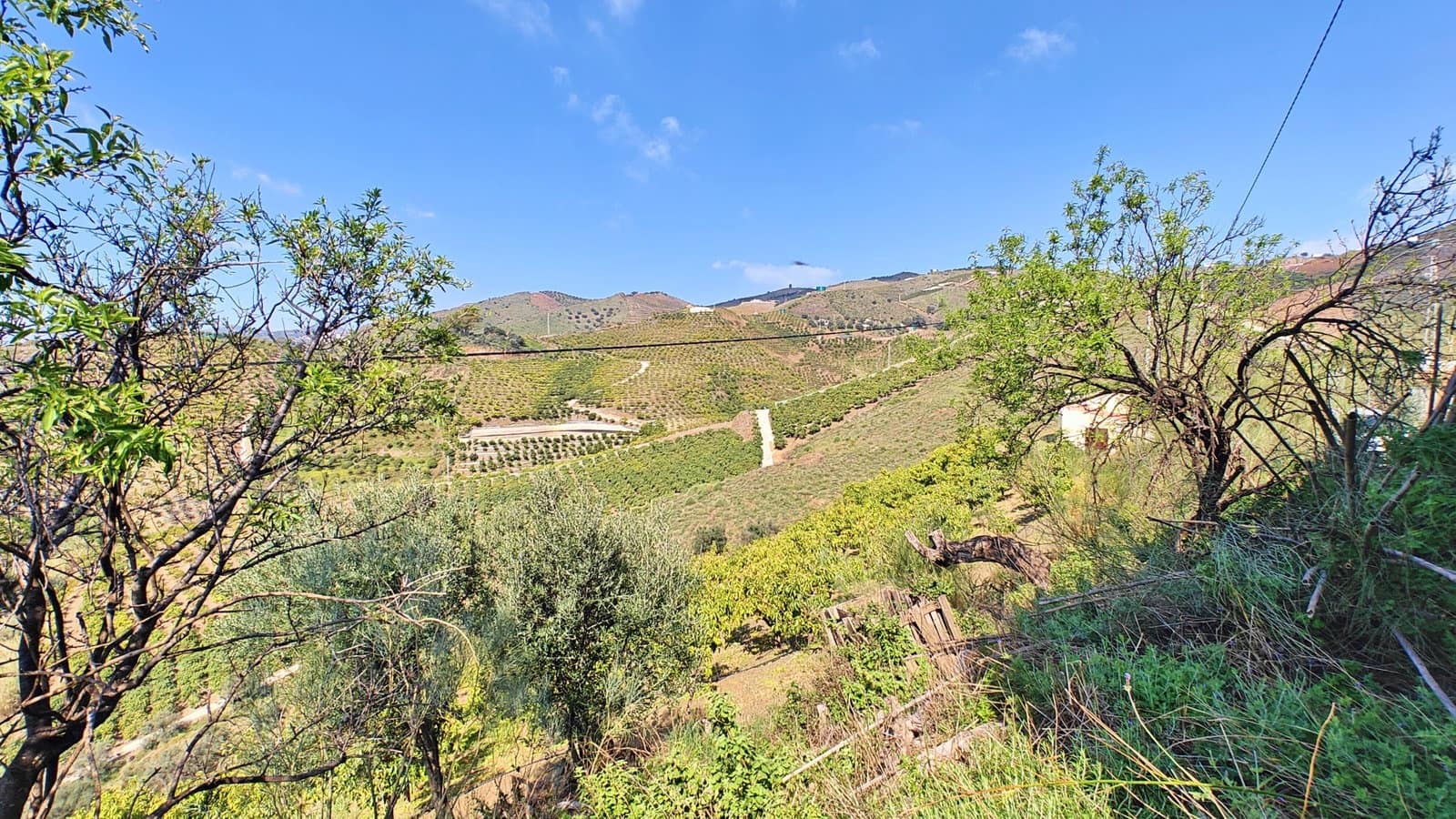 2 bedroom Finca/Country House for sale in Velez-Malaga with garage - € 59,000 (Ref: 9643551)