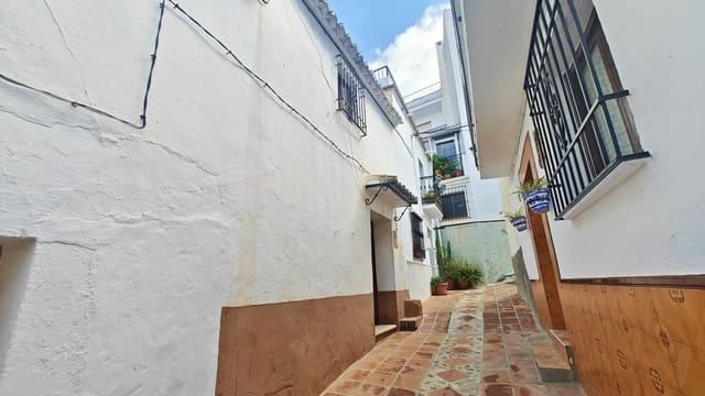 3 bedroom Townhouse for sale in Comares - € 129,500 (Ref: 9737750)
