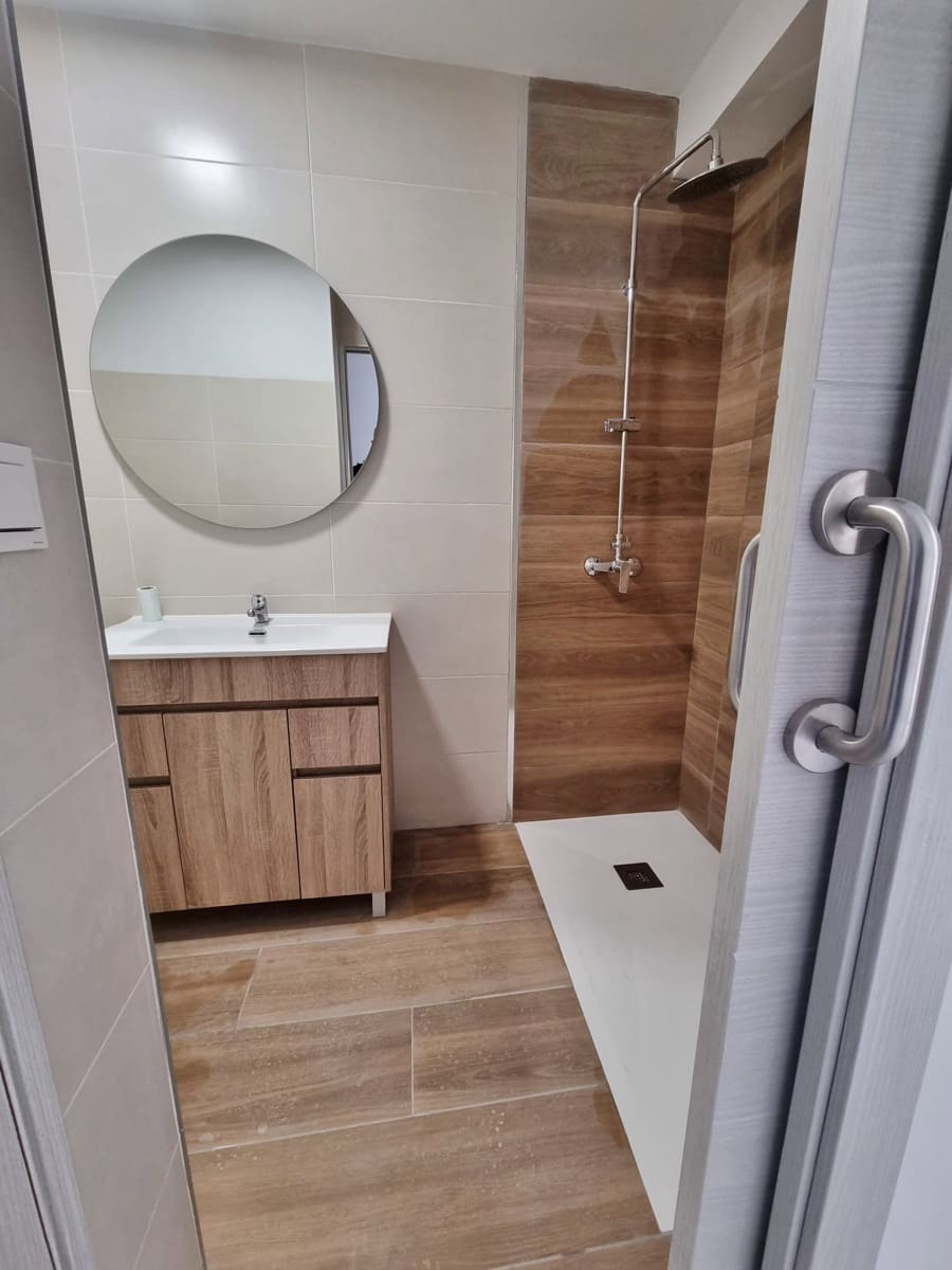 2 soveværelse Byhus til leje i Los Romanes - € 850 (Ref: 9813634)